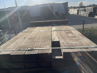 Ca. 76x Angelim Pedra balken fijnbezaagd, 55x105mm, lengte 190cm